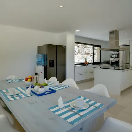 Gravity- Luxurious Paradise With Sea View